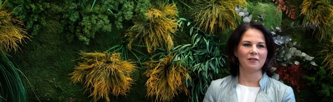 Klimaschutz und soziale Gerechtigkeit passen durchaus zusammen: Ein Konzept der Stiftung Klimaneutralität sieht vor, den CO2-Preis zu erhöhen und im Gegenzug die EEG-Umlage abzuschaffen. Davon profitierten vor allem Geringverdiener.