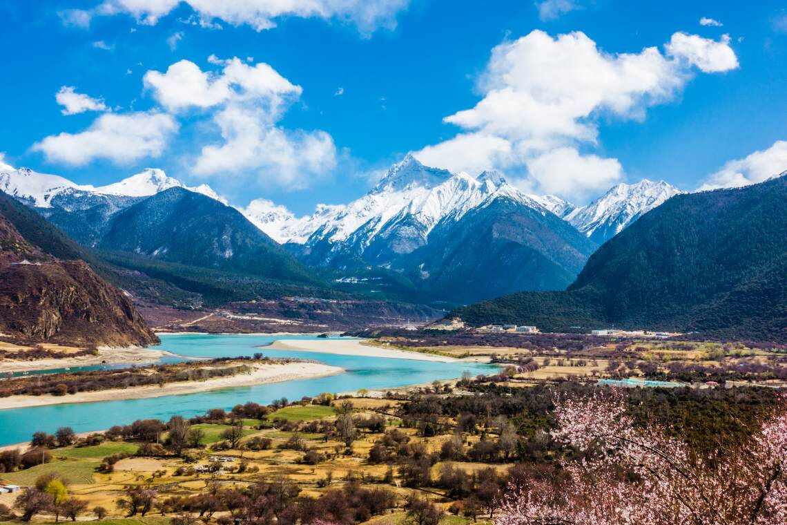 Fluss Yarlung Tsangpo in Tibet: China plant in der Region ein Wasserkraftwerk, dessen Leistung alles bisher Gekannte in den Schatten stellt.