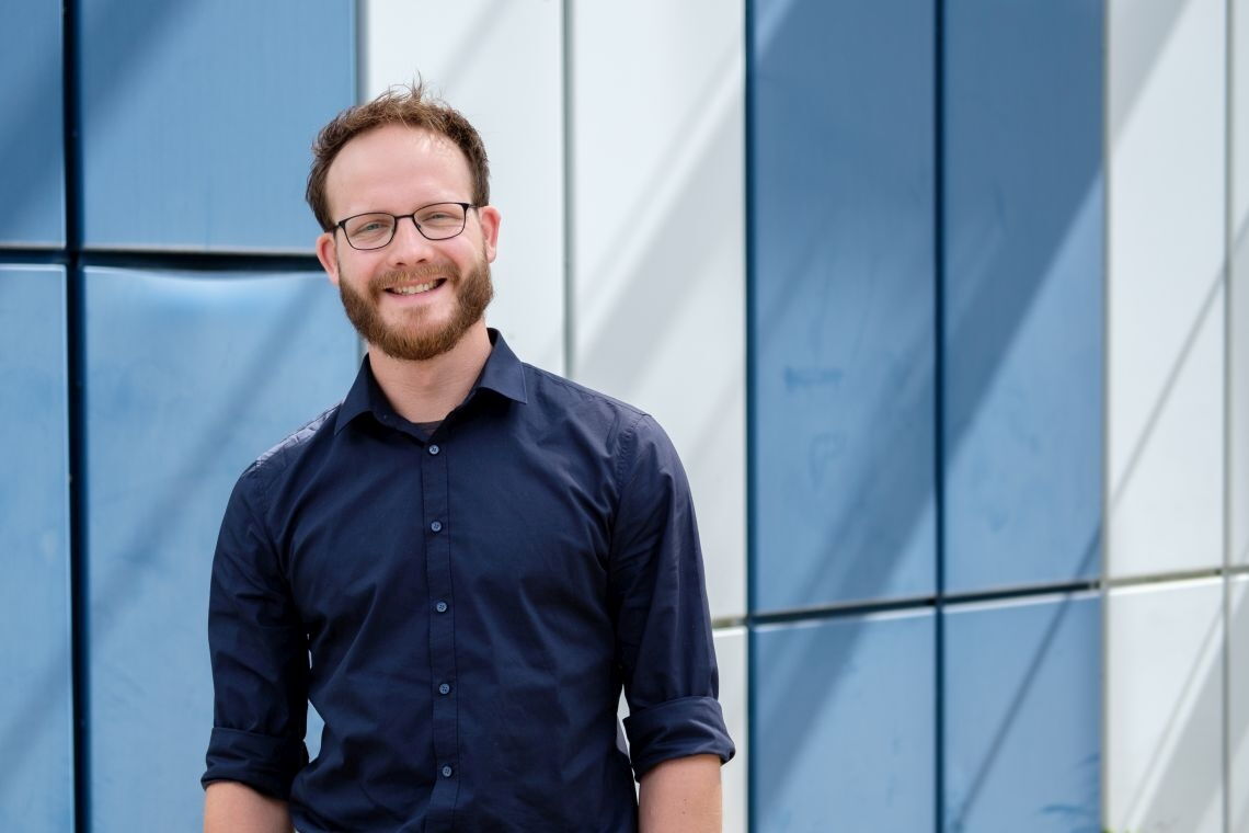 Thorsten Höser (33) ist Geograf und Datenwissenschaftler. Am Deutschen Fernerkundungsdatenzentrum (DFD) des DLR in Oberpfaffenhofen hat er per Satellit Offshore-Windräder gezählt.