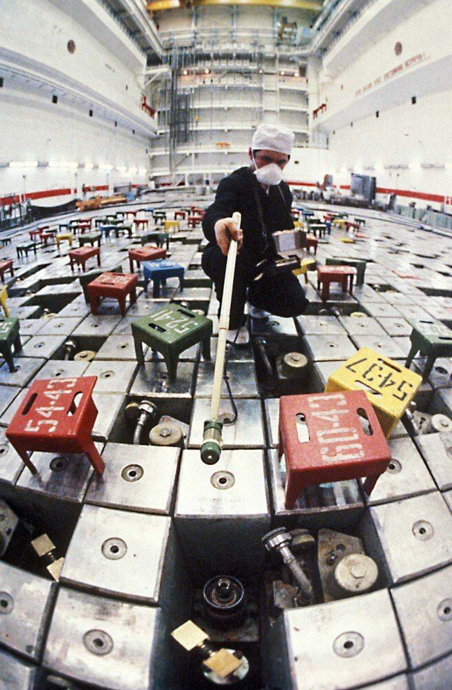 Tschernobyl im Mai 1986: Ein Techniker misst die Radioaktivität im Katastrophenreaktor.