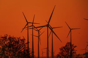 Windräder in NRW: Das Bundeslang baut die Windenergie unter Schwarz-Grün kräftig aus.