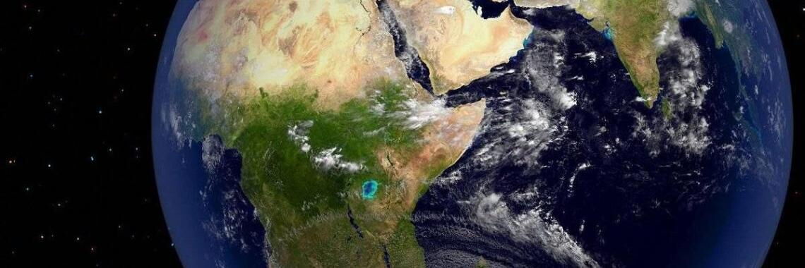 Der blaue Planet: Die Aufnahme aus dem All zeigt die fragile Schönheit der Erde.