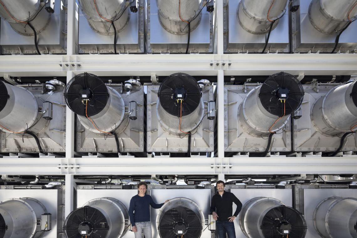 Climworks arbeitet daran, CO2 aus der Luft zu filtern. Die Anlage funktioniert bereits, doch sloche Climate-Engineering-Technologien sind umstritten.