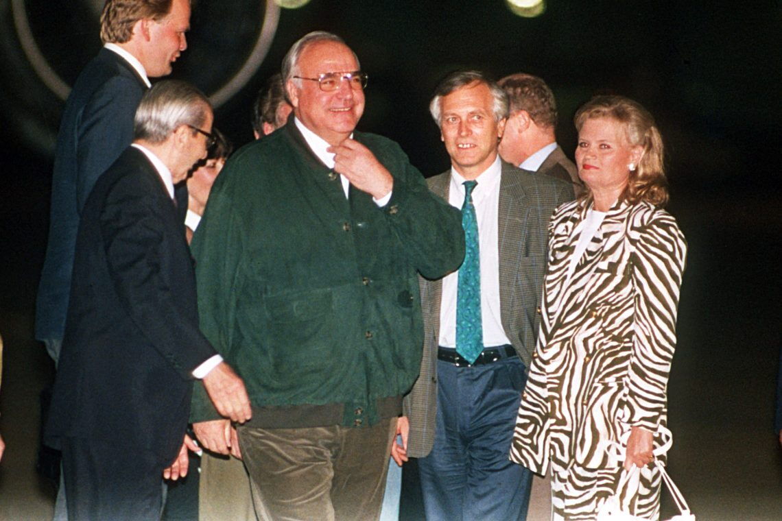 Helmut Kohl reist zur UN-Konferenz 1992 in Rio an. Der „Erdgipfel“ war wegweisend für nachhaltige Entwicklung: Er legte die Grundlage globaler Klima- und Umweltpolitik.