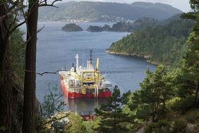 Das Kabelschiff Nexans Skagerrak bei der Verlegung von Nordlink in Norwegen.