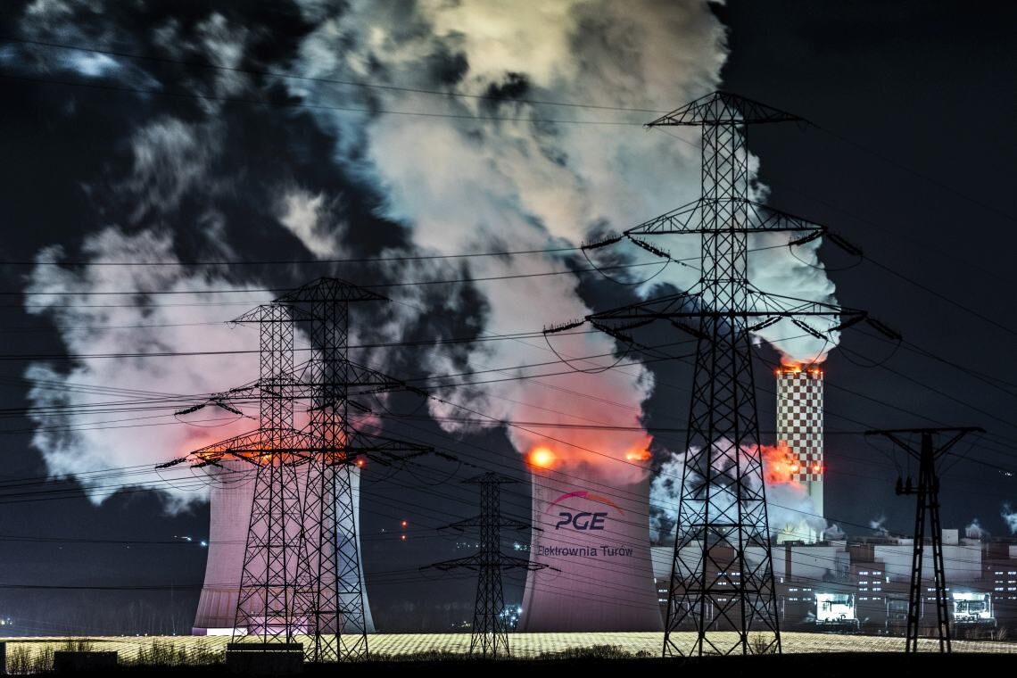 Polnisches Kohlekraftwerk: Deutschland hat 2023 3,6 Terawattstunden Strom nach Polen exportiert, aber nur drei Terawattstunden von dort importiert.