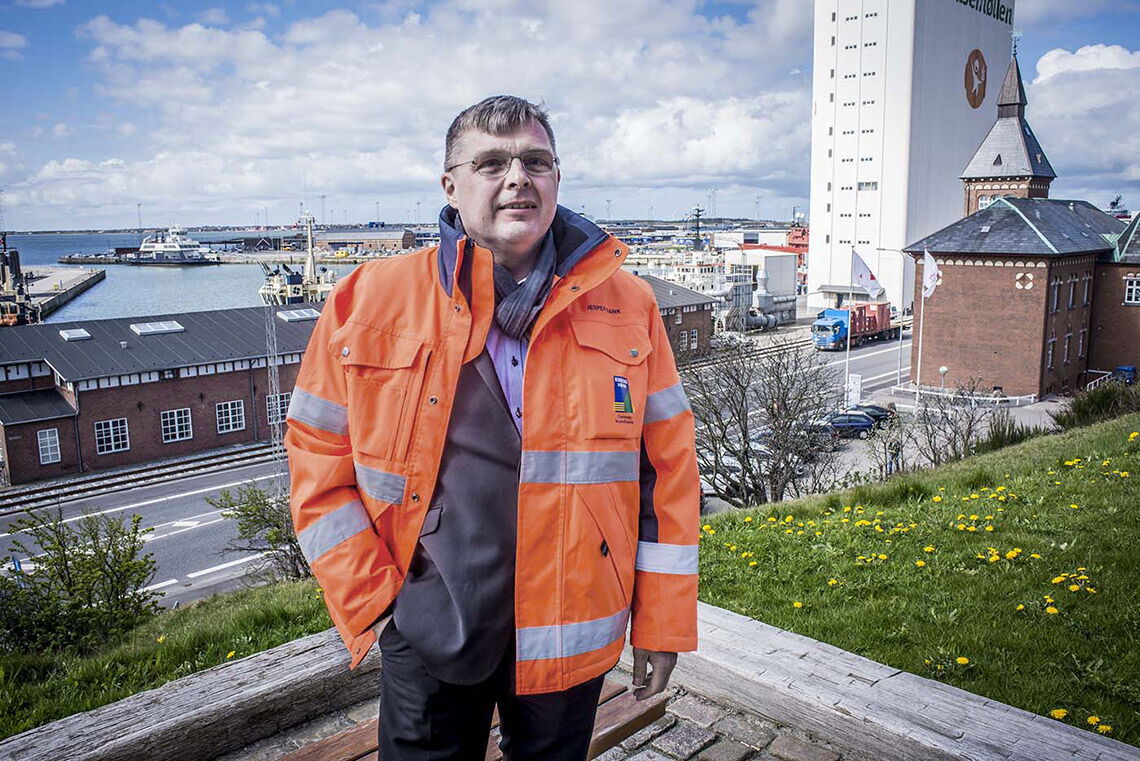 Jesper Bank, Chef der Wirtschaftsförderung in Esbjerg, erklärt die Bedeutung der Offshore-Windenergie für die Stadt.