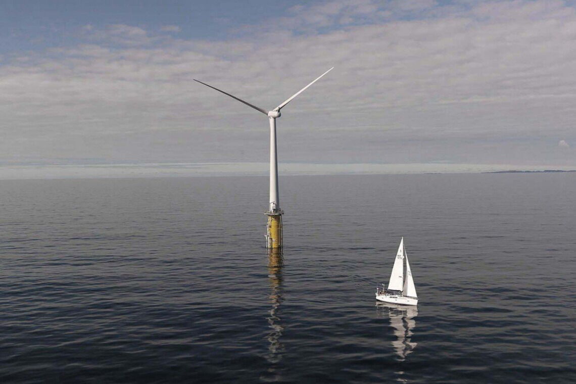 Floating-Wind: Das erste schwimmende Windrad der Welt wurde 2009 für der Westküste Norwegens installiert.