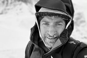 Markus Zanier ist Chef des Handschuherstellers Zanier-Sport. Seit 2019 wirtschaftet das Unternehmen klimaneutral.