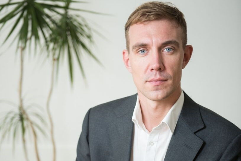 WWF-Referent Henrik Maatsch: „Was bringt es, wenn ich auf meinen Gran-Canaria-Urlaub verzichte, aber mein Kreuz bei einer Partei mache, die sich gegen jede Form der CO2-Bepreisung stemmt?“ Die Politik sei der stärkste Hebel im Kampf für die Energiewende.