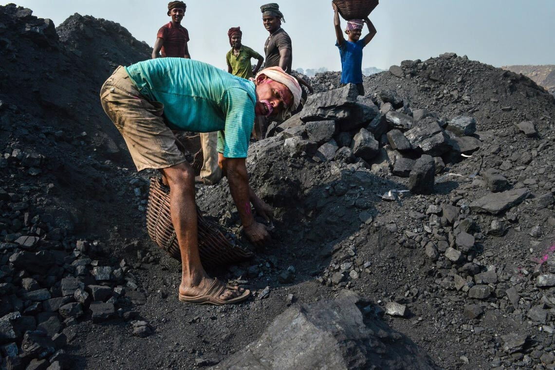 In Jharia, Indien, brennt seit 100 Jahren ein Kohlefeuer unter der Erde: Fotostrecke vom Leben und Arbeiten der Menschen in Jharia