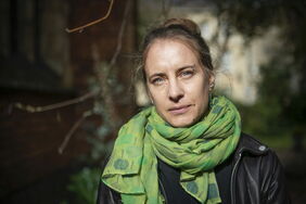 Friederike Otto erklärt im Interview, wie der Klimawandel Hurrikans, Hochwasser und Hitzewellen beeinflusst und was in der britischen Klimapolitik besser läuft als in der deutschen.